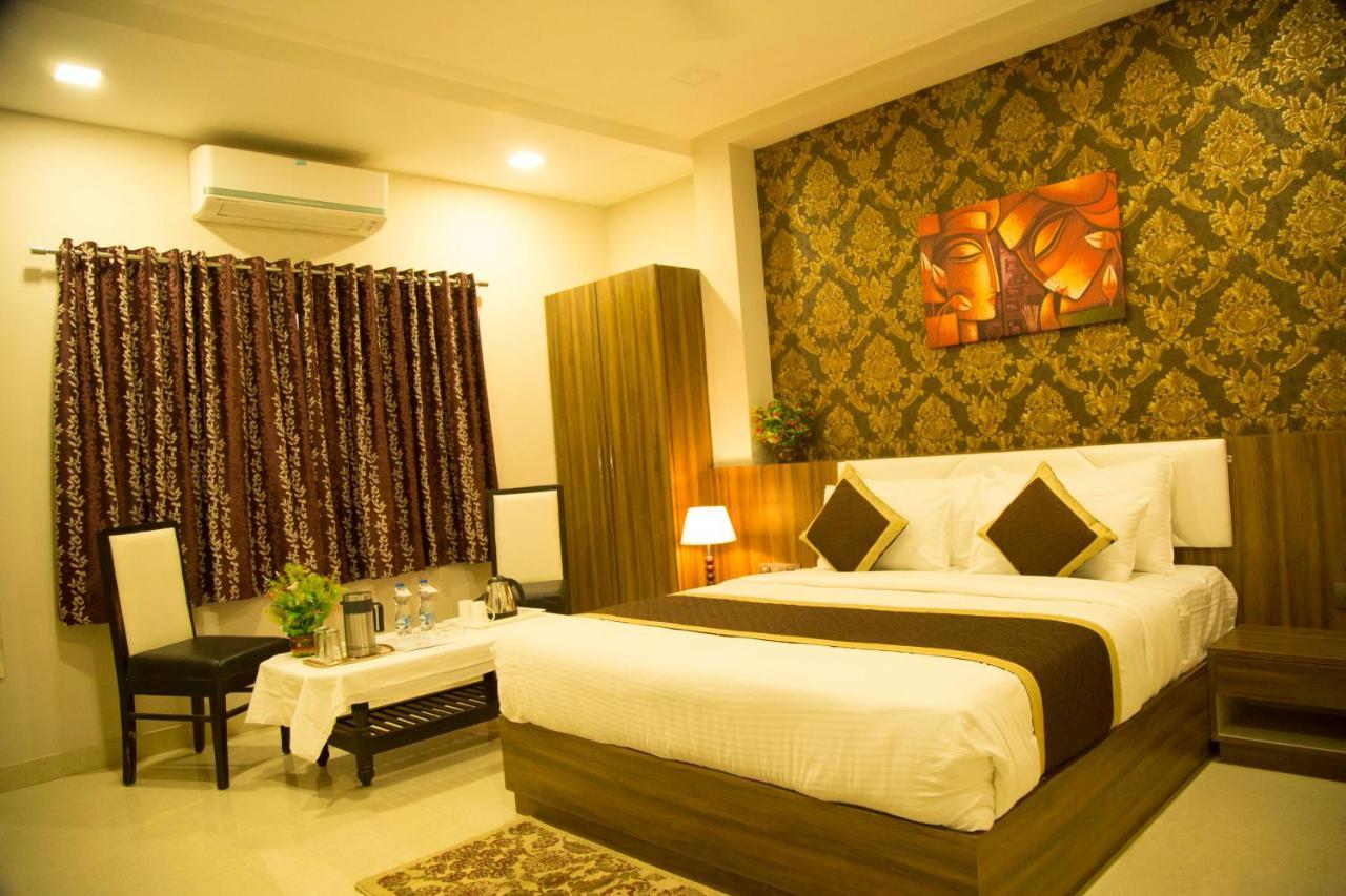 Hotel The Mewar Dabok Kültér fotó
