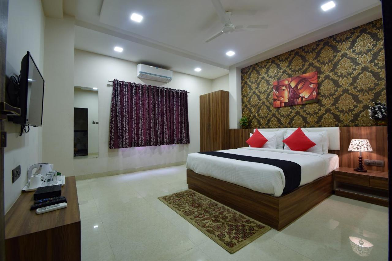 Hotel The Mewar Dabok Kültér fotó