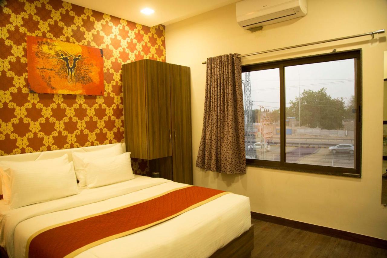 Hotel The Mewar Dabok Kültér fotó