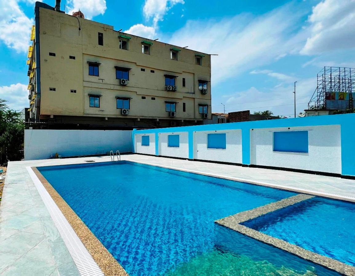 Hotel The Mewar Dabok Kültér fotó
