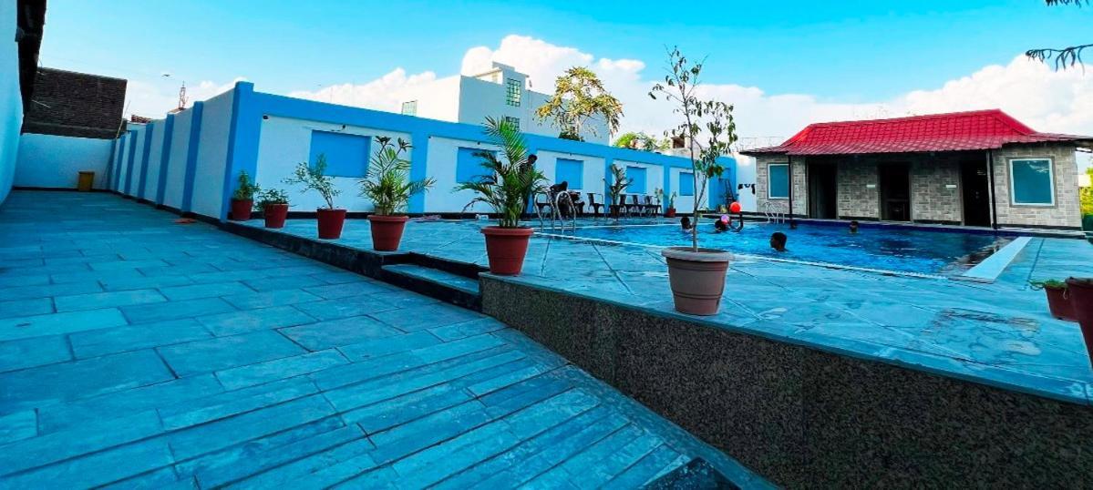 Hotel The Mewar Dabok Kültér fotó