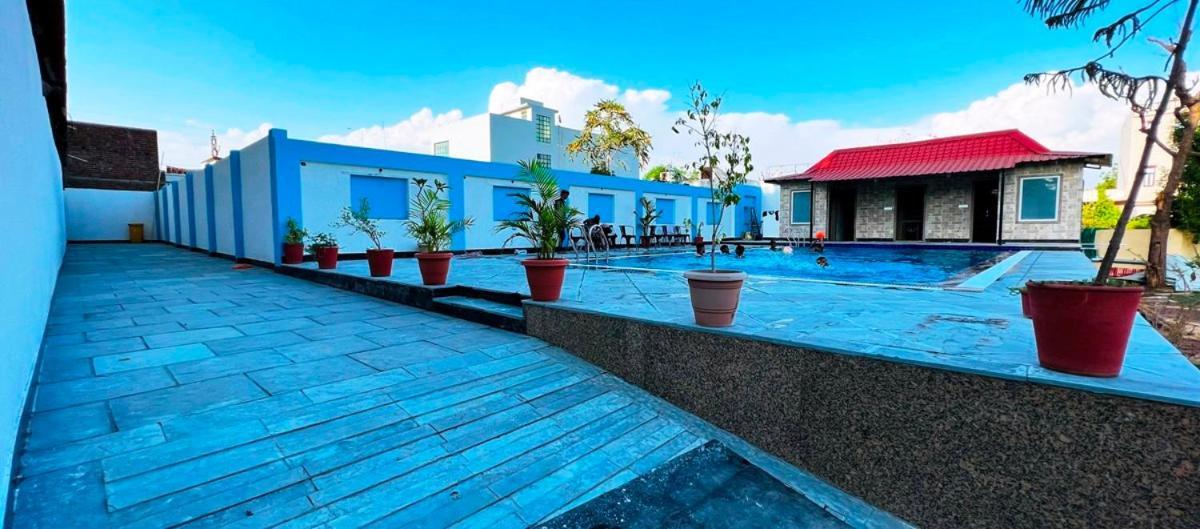 Hotel The Mewar Dabok Kültér fotó